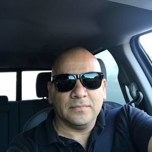 Meet your Posher, Adan